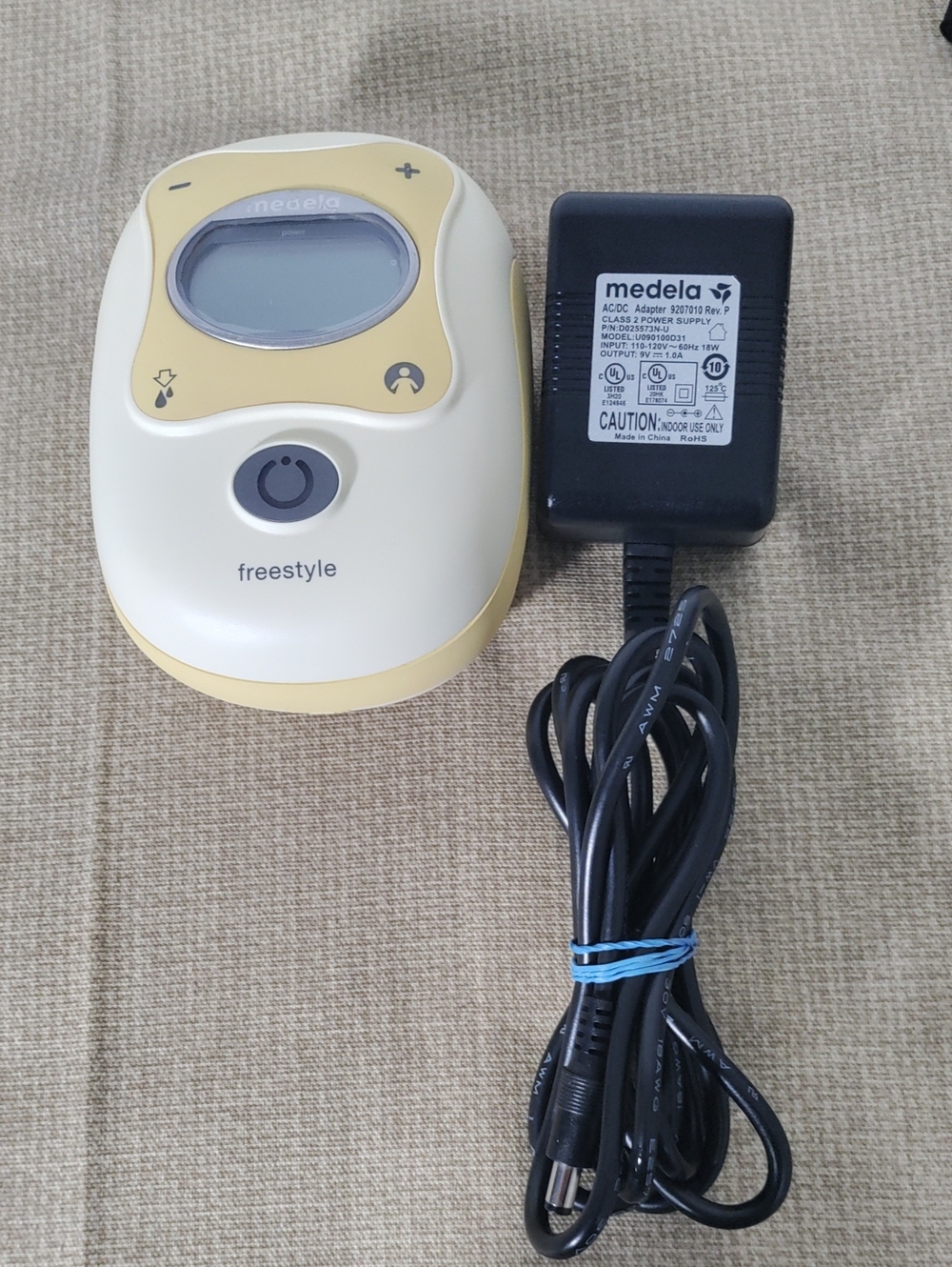 Medela freestyle Pump With Power Cord (Very Nice) -Very clean